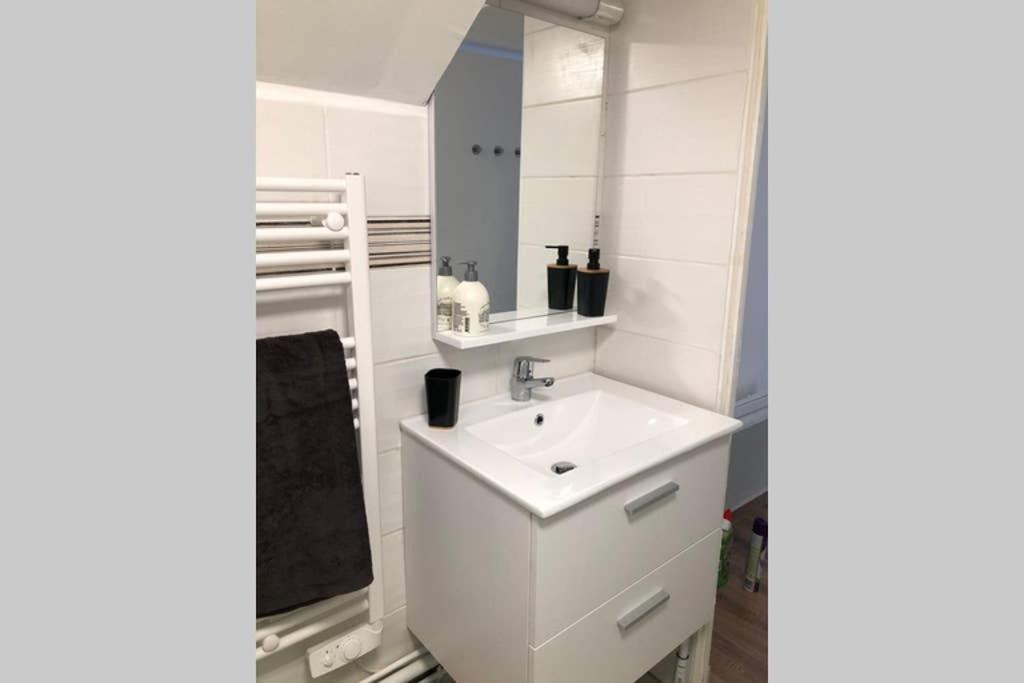 The Blue Flat 55m2 A Cote De La Gare Apartment